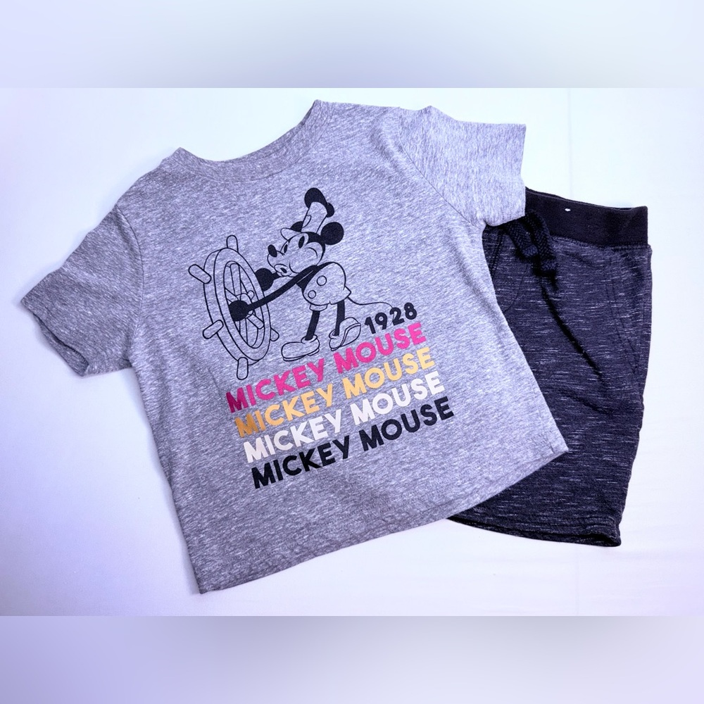 Disney 4T Mickey Mouse Steamboat Mickey 2-Piece Graphic Tee & Shorts Outfit Set